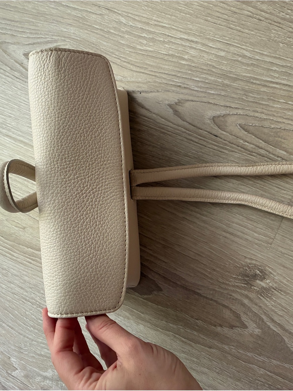 M.Gemi- The Francesca tumbled leather wristlet with detachable strap in Ecru - Picture 5 of 12